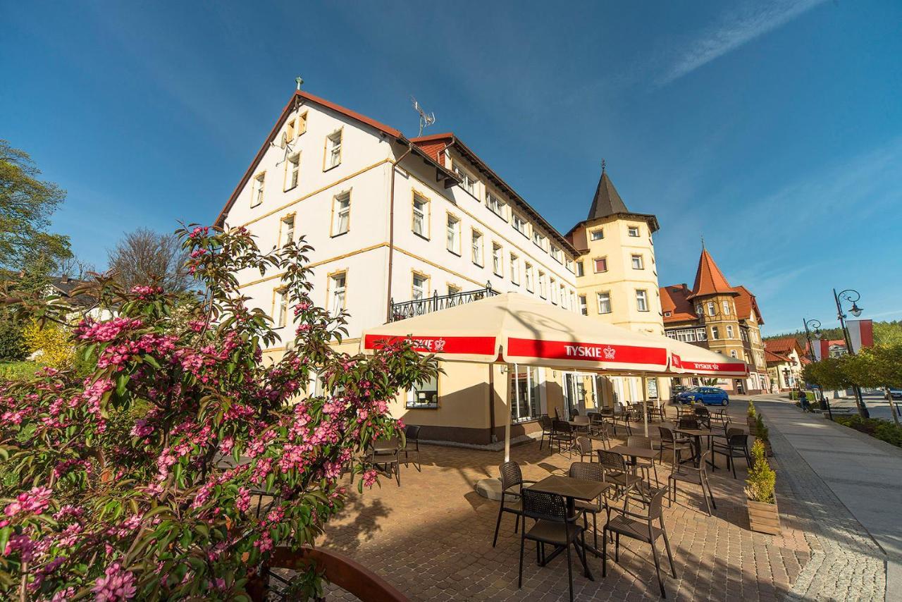 Dobrzynski Resort Topaz Świeradów-Zdrój エクステリア 写真